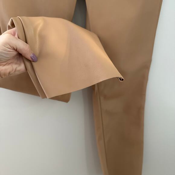 Express Women's Caramel High Rise Cropped Flare Faux Leather‎ Pants 2R NWT - Picture 3 of 7